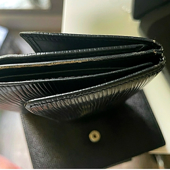 LOUIS VUITTON Elise compact wallet in black Epi leather. Date code MI0923. GUC - Picture 10 of 12